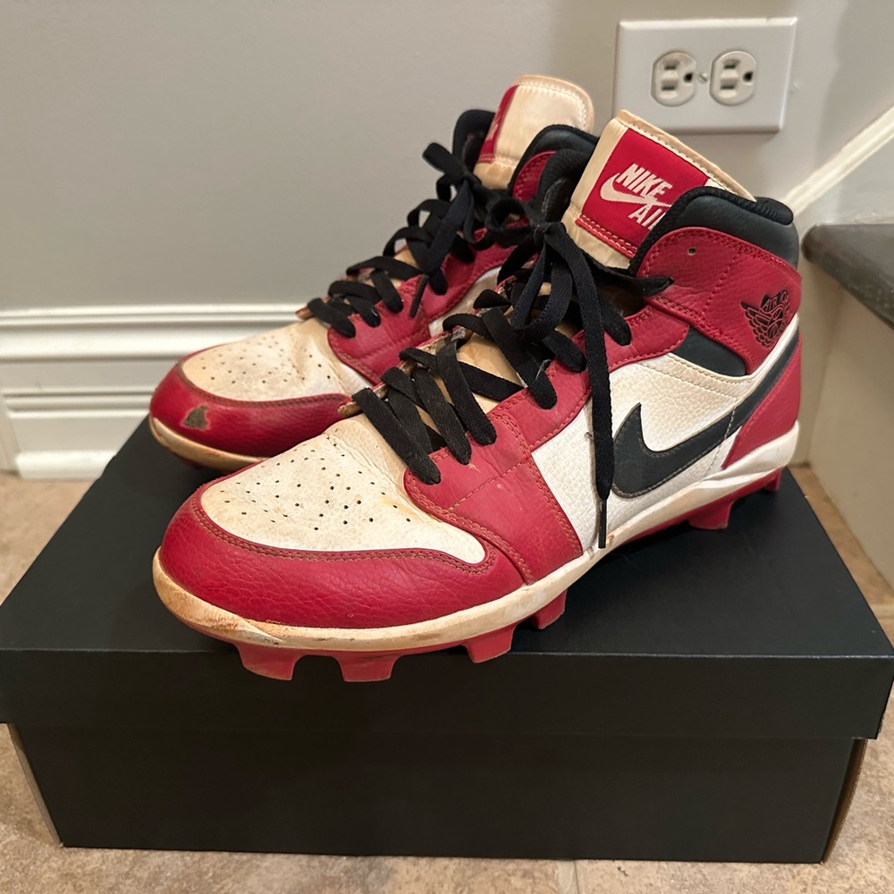 Nike Men’s Jordan 1 Retro MCS baseball cleats